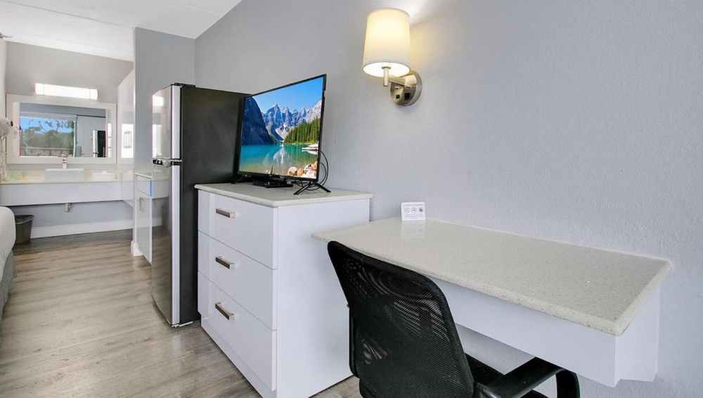 Room image 3